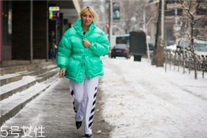 校服褲配什么上衣？舒適時(shí)尚兩不誤