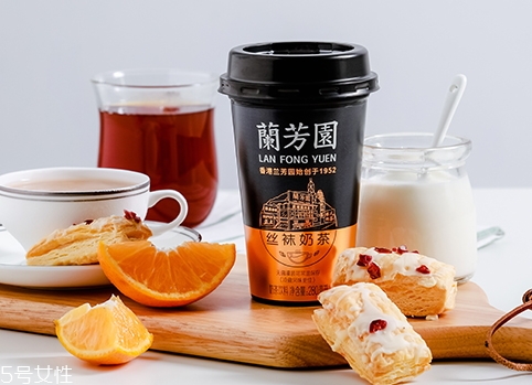 杯裝蘭芳園絲襪奶茶多少錢？