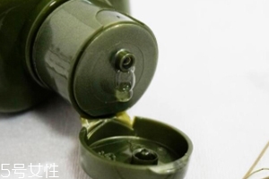 控油水乳哪個好？油膩中年的解油福星