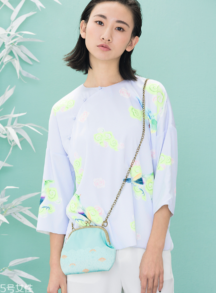 中國(guó)風(fēng)衣服怎么搭配？帶你演繹傳統(tǒng)之美