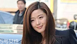 臥蠶和眼袋的區(qū)別是什么？臥蠶是肌肉眼袋是肥肉