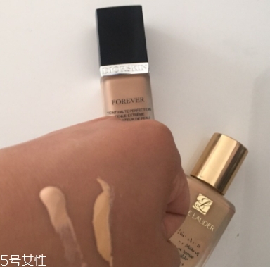 雅詩蘭黛和dior迪奧粉底液哪個(gè)好？