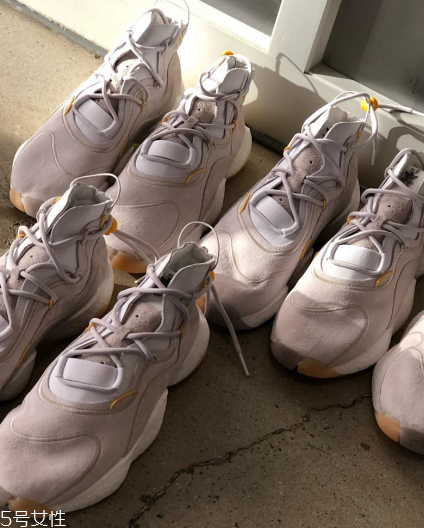 bristol studio與adidas crazy byw聯(lián)名款在哪買_多少錢？