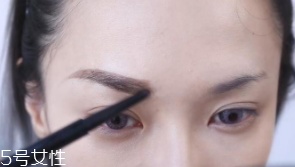 眉毛畫壞了怎么補(bǔ)救？12種拯救方法都在這里了