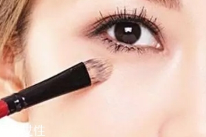 怎么遮瑕雀斑效果最好？雀斑遮瑕少不了遮瑕筆