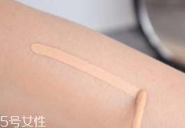 怎么遮瑕雀斑效果最好？雀斑遮瑕少不了遮瑕筆
