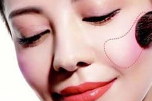 長臉型怎么打腮紅？視覺上縮短臉型
