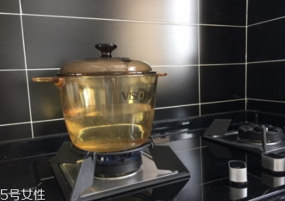 康寧鍋好用嗎？美食博主必備的一款廚具