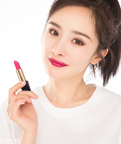 雅詩蘭黛口紅哪個系列好？傾慕vs戀愛唇膏