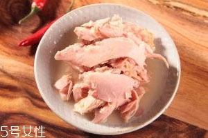 金槍魚(yú)罐頭可以生吃嗎 可開(kāi)罐后即食