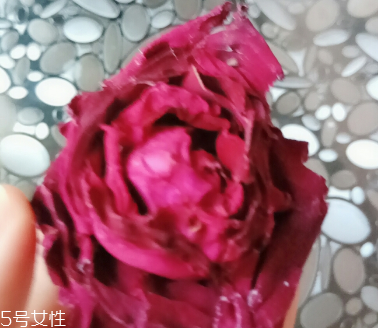 墨紅玫瑰可以天天喝嗎？玫瑰養(yǎng)顏也要適量