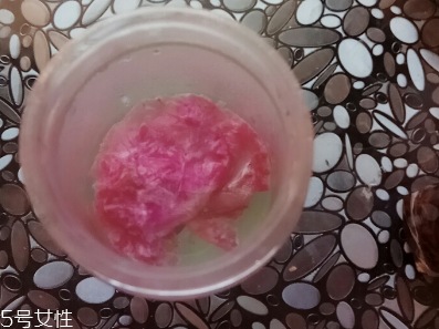 墨紅玫瑰可以天天喝嗎？玫瑰養(yǎng)顏也要適量