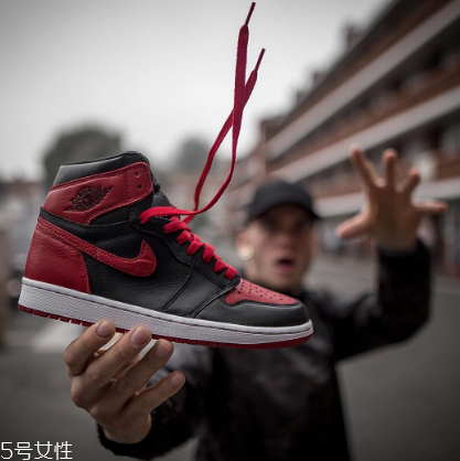 運(yùn)動鞋鞋底滑怎么辦？增大鞋底摩擦力
