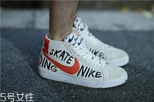 運動鞋鞋底響怎么辦？可能是進水了