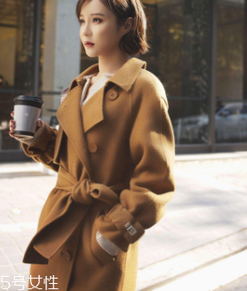 白領(lǐng)女性赴約穿什么好？長款氣質(zhì)大衣有格調(diào)和氣質(zhì)