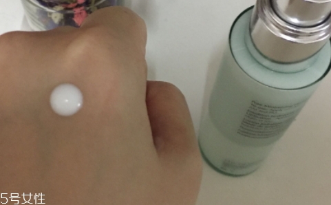 雅詩蘭黛乳液多少錢？
