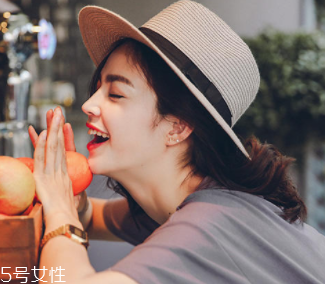 戴什么帽子顯臉??？寬檐帽讓臉看起來小