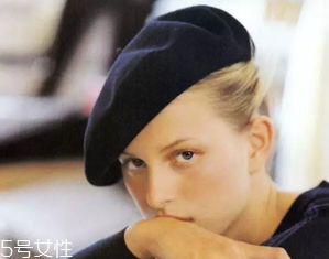 戴什么帽子顯臉??？寬檐帽讓臉看起來小
