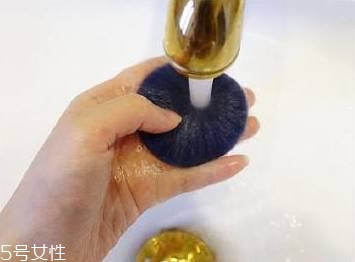 新買的氣墊粉撲要洗嗎？用久了一定要清洗