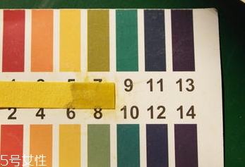 雅詩蘭黛晶透沁白精華怎么樣？一起來看看評測