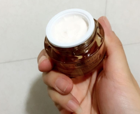 雅詩蘭黛多效智妍眼霜怎么用？
