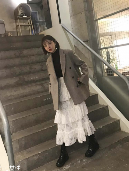 蕾絲長裙配什么上衣？優(yōu)雅氣質(zhì)小女人