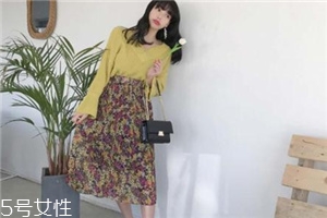 碎花長(zhǎng)裙搭配什么上衣？復(fù)古或優(yōu)雅隨意切換