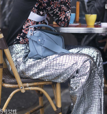 loewe在哪兒買便宜？西班牙皇室品牌