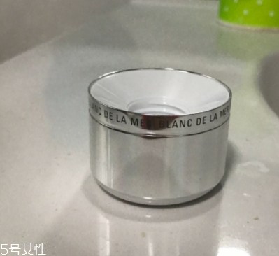 lamer海藍(lán)之謎和阿瑪尼哪個(gè)好？