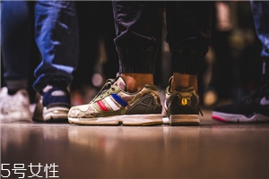 運(yùn)動鞋230是多少碼？運(yùn)動鞋選對尺碼很重要