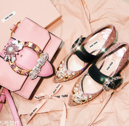 miumiu是幾線品牌？最具有少女心的時(shí)尚品牌