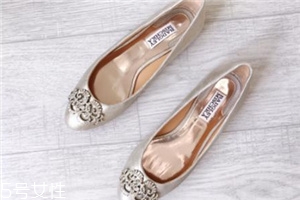 badgley mischka是幾線品牌？穿上它讓婚禮不留遺憾