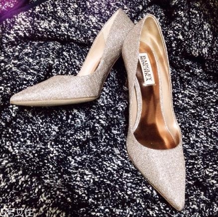 badgley mischka鞋子多少錢？比jc、rv價格美麗多了