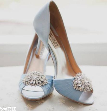 badgley mischka鞋子在哪買？美到挪不開眼的藝術(shù)品