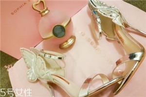 sophia webster是奢侈品嗎？在足間翩然起舞