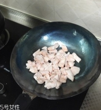 章丘鐵鍋怎么開鍋？臻三環(huán)鐵鍋開鍋教程