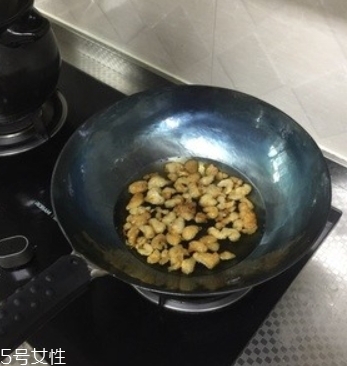 章丘鐵鍋怎么開鍋？臻三環(huán)鐵鍋開鍋教程