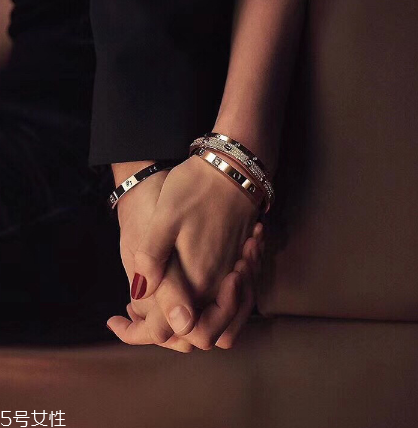 卡地亞手鐲會(huì)有劃痕嗎？一生摯愛(ài)的象征