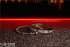 卡地亞手鐲會(huì)有劃痕嗎？一生摯愛(ài)的象征