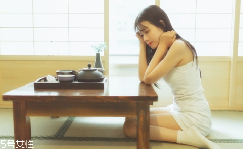 乳液可以涂在眼周圍嗎？