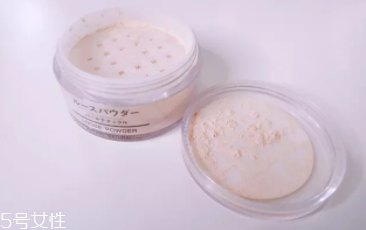 蜜粉能用在嘴唇上嗎？打造啞光唇妝
