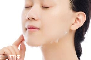 長痘痘可以敷玻尿酸面膜嗎？幫助痘肌恢復(fù)