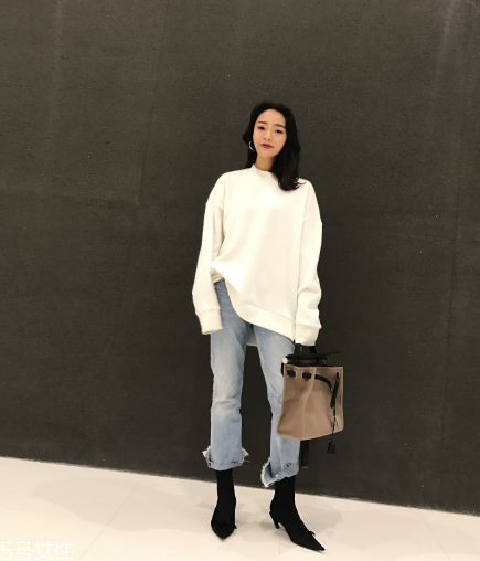 牛仔褲用什么泡不掉色？洗前先用鹽水浸泡