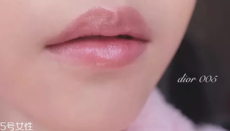 迪奧005和004哪個(gè)好看？