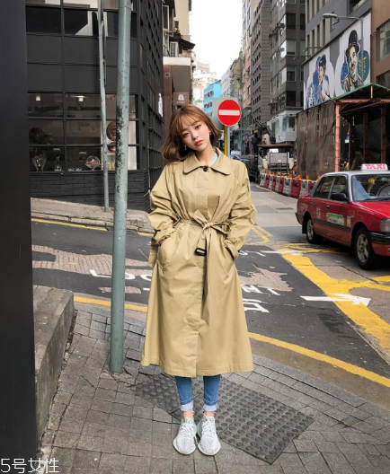 風(fēng)衣搭配什么鞋子？早春美出新高度