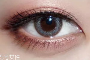 棕色眼影怎么畫(huà)好看？作為最后的暈染色