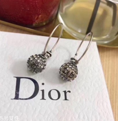 dior迪奧耳環(huán)多少錢？