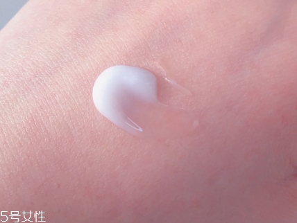 freeplus芙麗芳絲面霜怎么用？