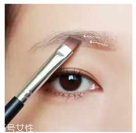 眉粉怎么畫眉毛好看？這么用眉妝超完美