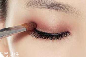 眉粉可以當(dāng)眼影粉用嗎？完全可以